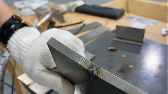 8mm 스테인리스 스틸 (측면)의 용접 효과